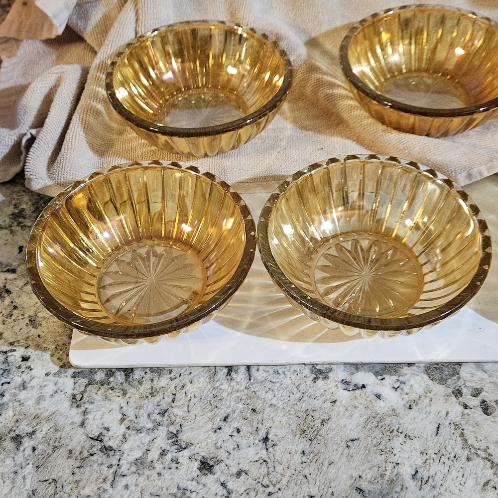 6 Carnival Glass Bowls